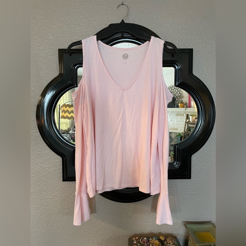 So cold shoulder pink top